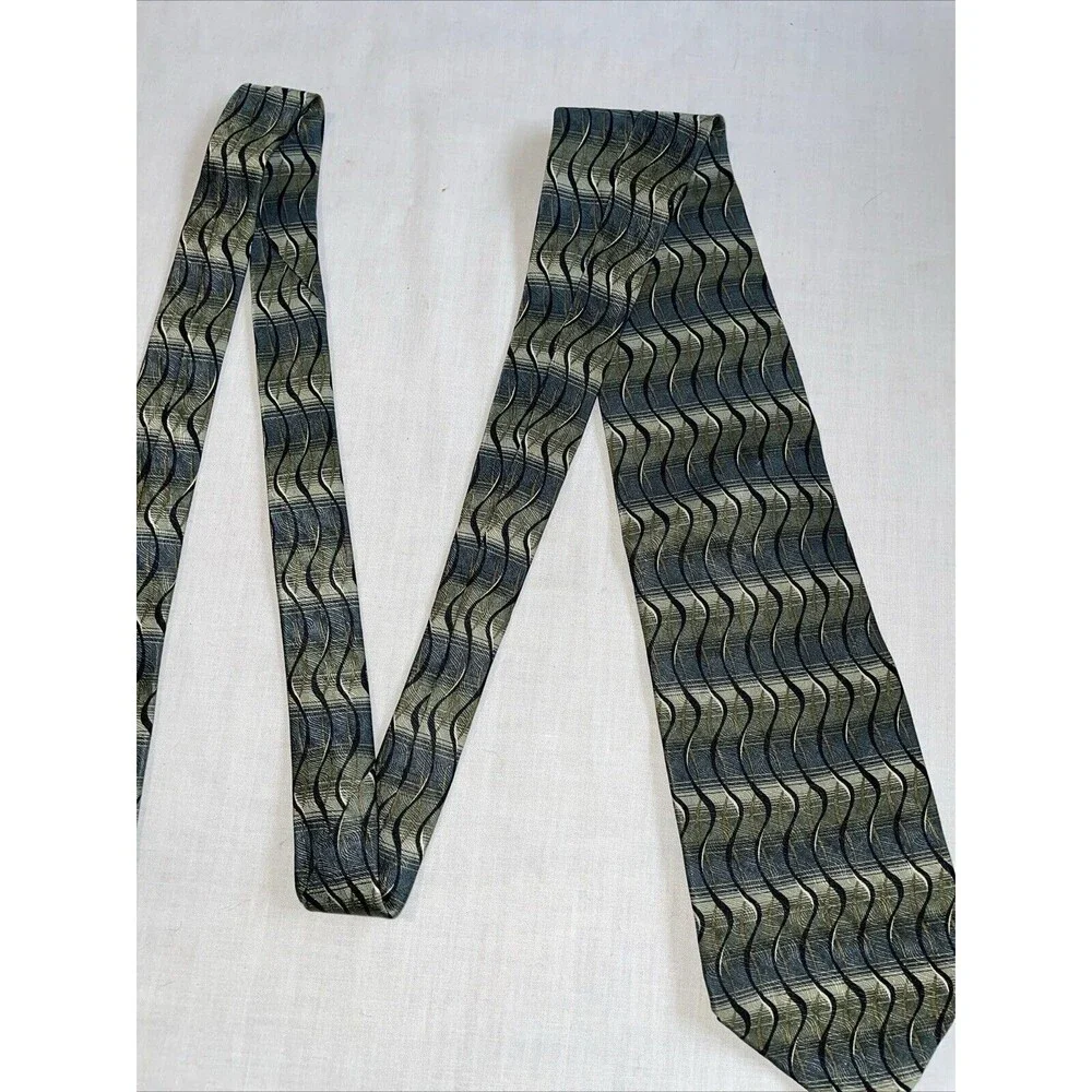 Ziggurat Men’s Dress Tie Size 57” Green 100% Silk Business Formal